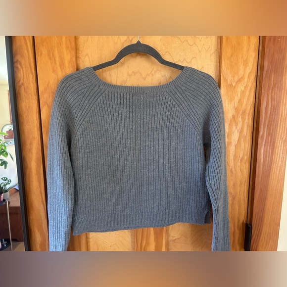 Express Grey Cropped Merino Wool Blend Sweater - Picture 4 of 5